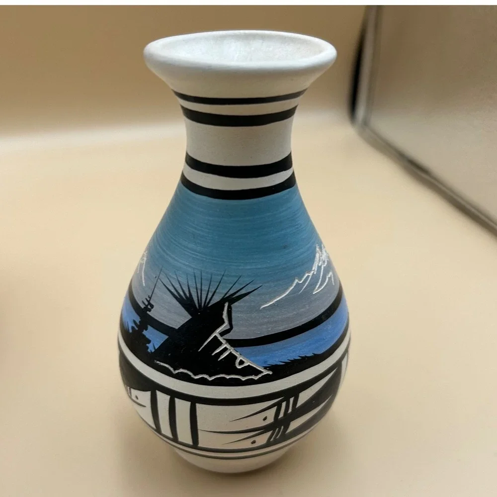 Native American Style Hand Etched Pottery Vases Set of 2 Southwestern Decor